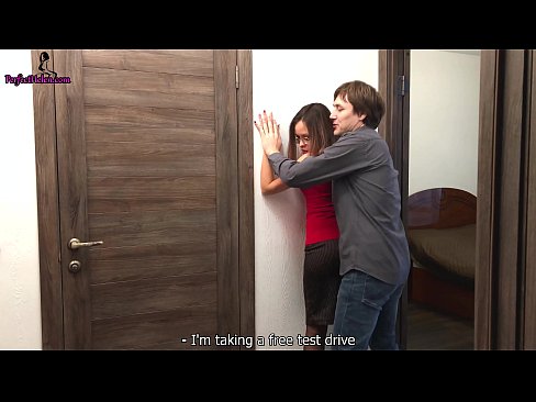 ❤️ Sexy eiendomsmegler rykker sensuelt hennes fitte og knuller mens hun selger leiligheten hennes - Krempai ️❌ Porno ved no.rexporn-com.ru ﹏