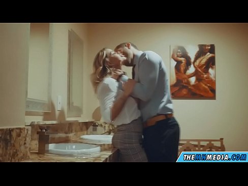 ❤️ Når en barmfagre blondine forfører deg på et offentlig toalett ️❌ Porno ved no.rexporn-com.ru ﹏